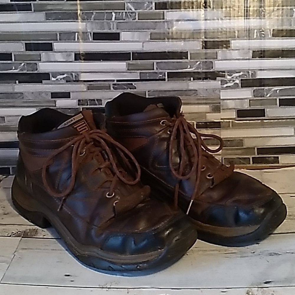 Ariat cowboy boots 👢9.5D lace up